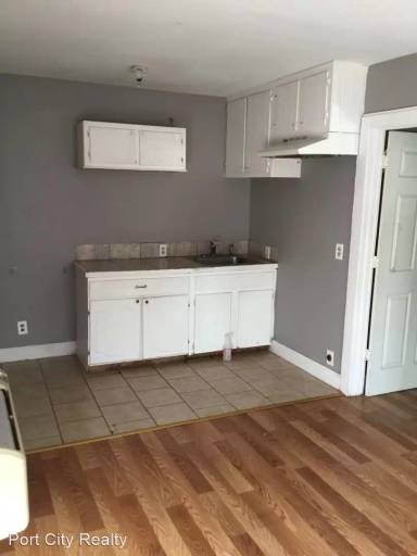 Main picture of 2825 Desoto St