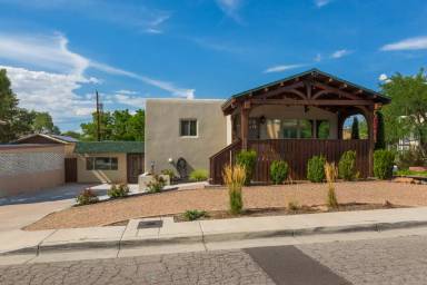 Main picture of 2805 Kathryn Ave SE