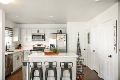 Main picture of 87-1523 Laia St