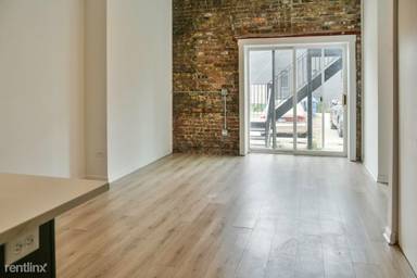 Main picture of 2022 S Throop St