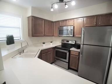 Main picture of 3014 Antique Oaks Cir