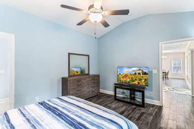 Main picture of 900 Central Dr