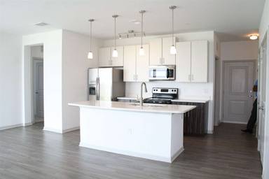Main picture of 8601 Summit Centre Way