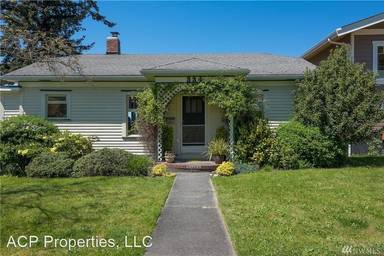 Main picture of 334 S Forest St