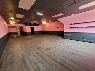 Main picture of 206 Main Ave