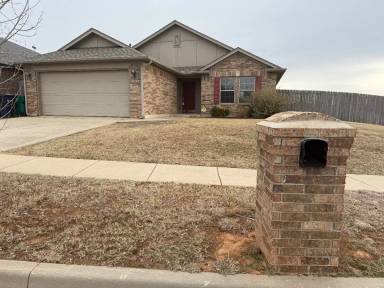 Main picture of 2824 NW 189th St