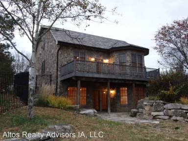 Main picture of 1000 Tulip Tree Ln