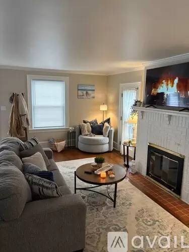 Main picture of 119 N Clermont Ave