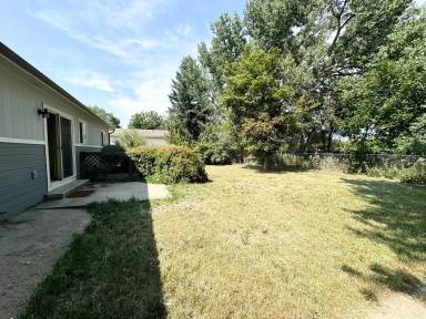 Main picture of 1120 S Bryan Ave