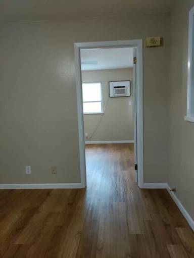 Main picture of 1921 W Hickory St