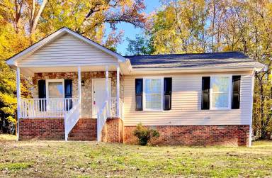 Main picture of 2723 Vestal St