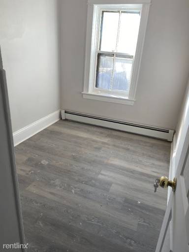 Main picture of 100 Linden St