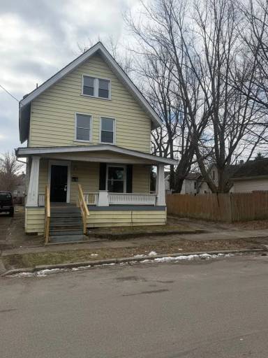 Main picture of 613 E 4th St