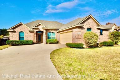 Main picture of 324 Jade Ln