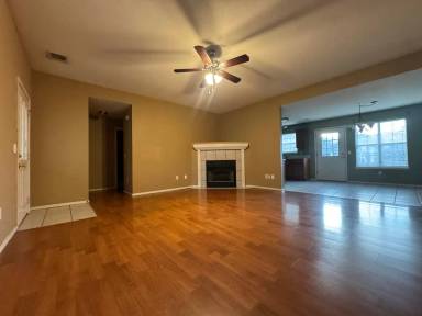 Main picture of 520 Walker St