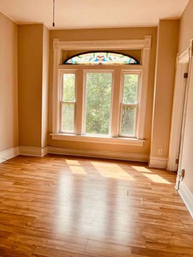 Main picture of 2225 S Wood St