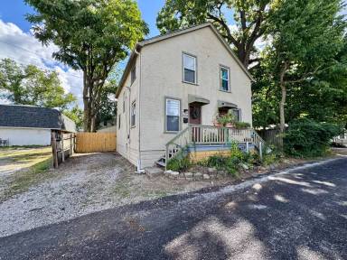 Main picture of 2456 N Pearl St