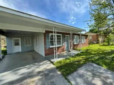 Main picture of 3033 Ohara Dr N
