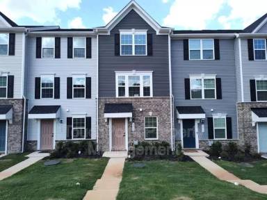 Main picture of 6619 Addax Way