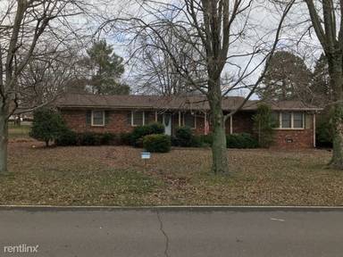 Main picture of 202 Golf Club Ln