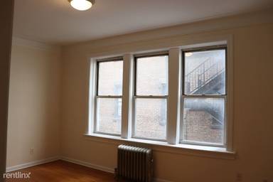 Main picture of 117 W 13th St