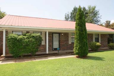 Main picture of 450 Joe Quick Rd
