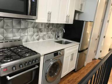Main picture of 345 Chauncey St