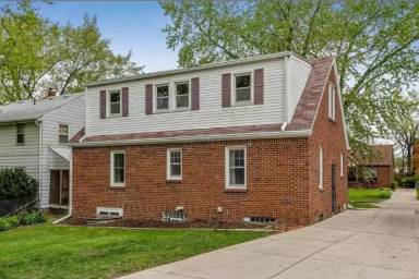 Main picture of 2710 41st Pl