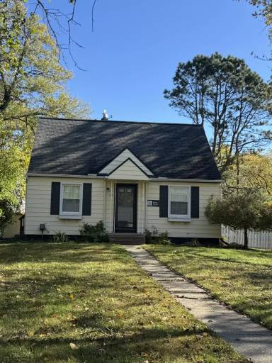 Main picture of 2769 Parkwood Ave