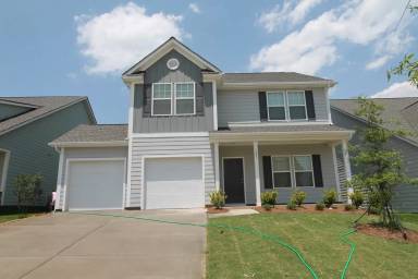 Main picture of 121 Canada Dr