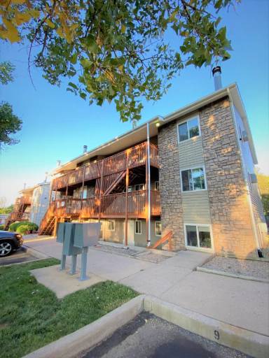 Main picture of 210 S Ingalls St