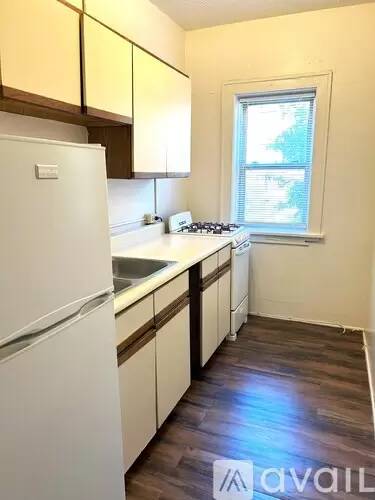 Main picture of 1902 1st Ave S