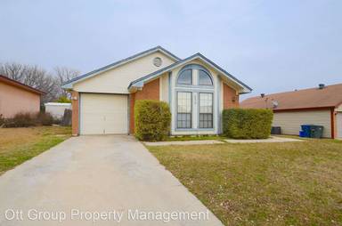 Main picture of 206 Bronc Dr