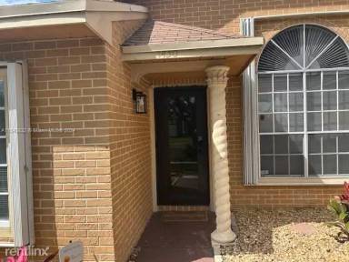 Main picture of 1430 SW 85th Ter