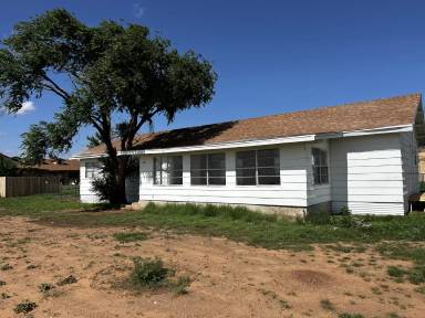 Main picture of 506 N County Road 1300