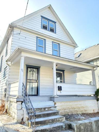 Main picture of 40 W Glenwood Ave