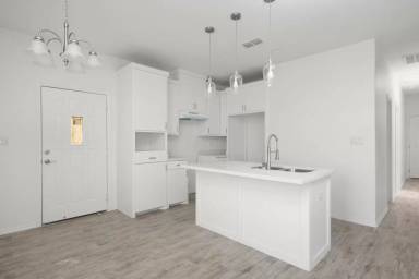 Main picture of 2210 E Valley Cir
