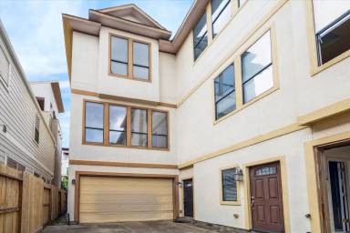 Main picture of 4406 Schuler St
