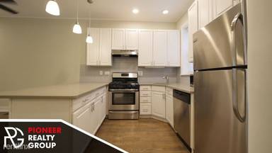 Main picture of 3846 N Southport Ave