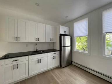 Main picture of 1436 46th St