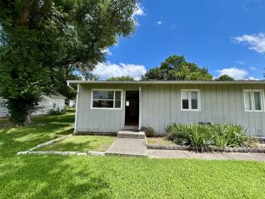 Main picture of 814 Elm St