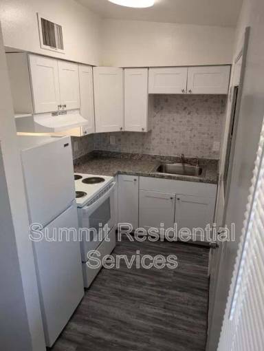Main picture of 961 E Alvord Rd