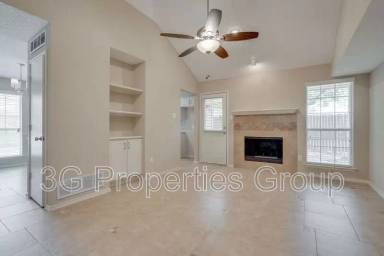 Main picture of 755 Burr Oak Dr