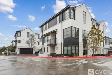 Main picture of 704 Ariana Ct