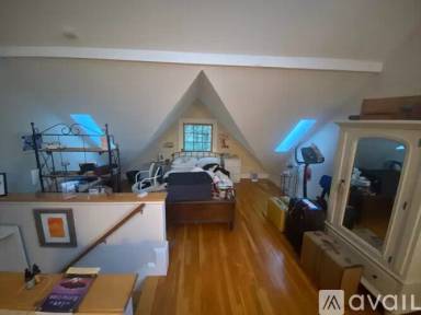 Main picture of 247 River St