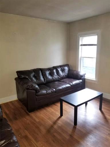 Main picture of 2 Florence Ave