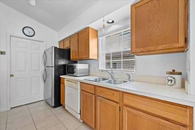 Main picture of 6397 Garrett St