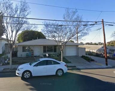 Main picture of 3941 Birch St