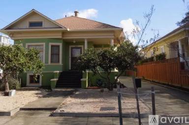 Main picture of 264 N 13th St