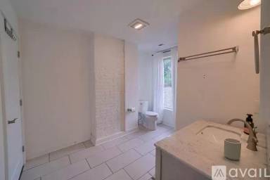 Main picture of 903 McAllister Ave